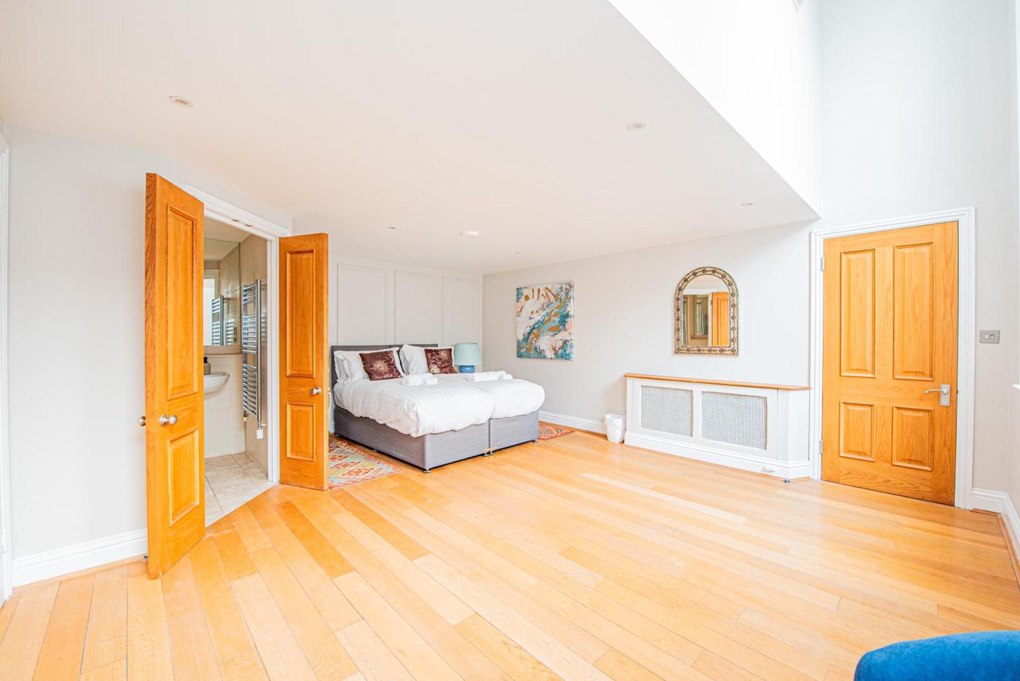 Luxury Mews House With Free Parking Appartamento *